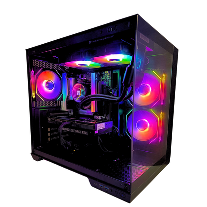 Primo piano dei componenti interni dello ZENDIA ALTAIR: scheda video Nvidia RTX 5060 8GB e sistema di raffreddamento a liquido da 240mm installato
