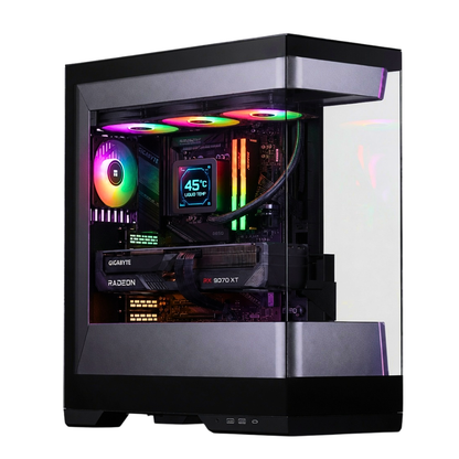 Computer desktop da gioco Zendia Lynx illuminato di arancione, configurazione ad alte prestazioni con grafica AMD RX 9070 XT 16 GB, SSD NVMe da 1 TB e sistema di ventilazione con effetto luce calda.
